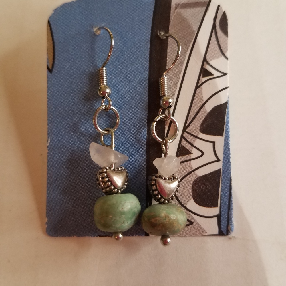 Handmade earrings heart stone j310